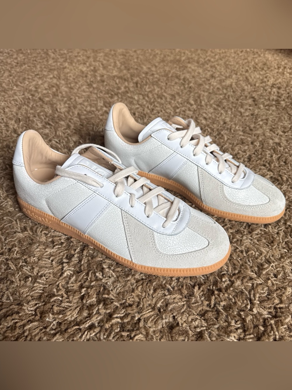 Men's Adidas BW Army Shoes. Size 10.
Brand New.